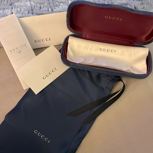 SOLD ❌NWT GUCCI oversized Sunglasses with case, dust cover, cloth. - Picture 4 of 6